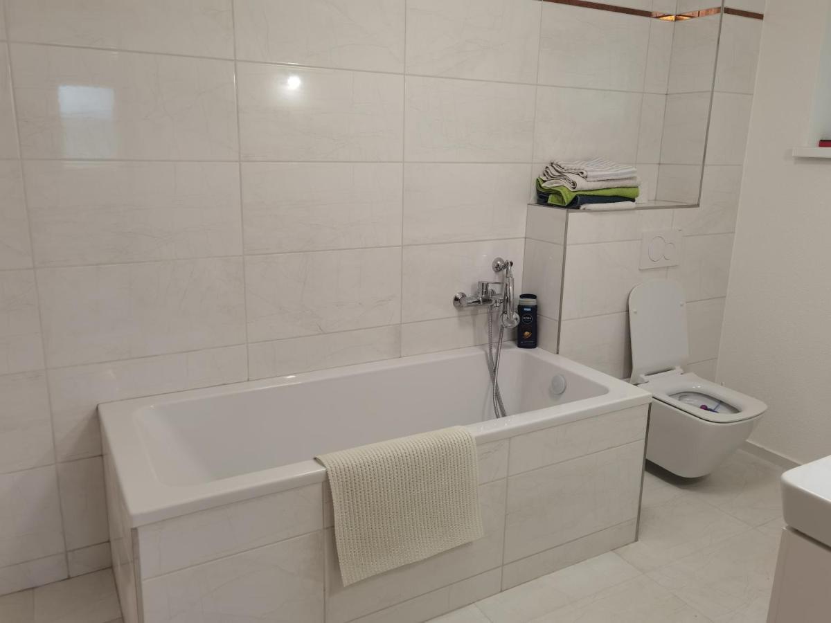 Sunset House Piestany Cervena Veza Διαμέρισμα Banka Εξωτερικό φωτογραφία