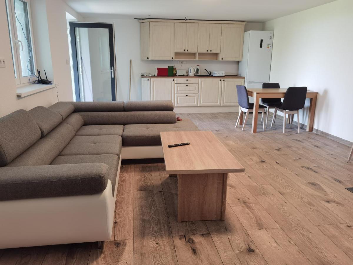 Sunset House Piestany Cervena Veza Διαμέρισμα Banka Εξωτερικό φωτογραφία
