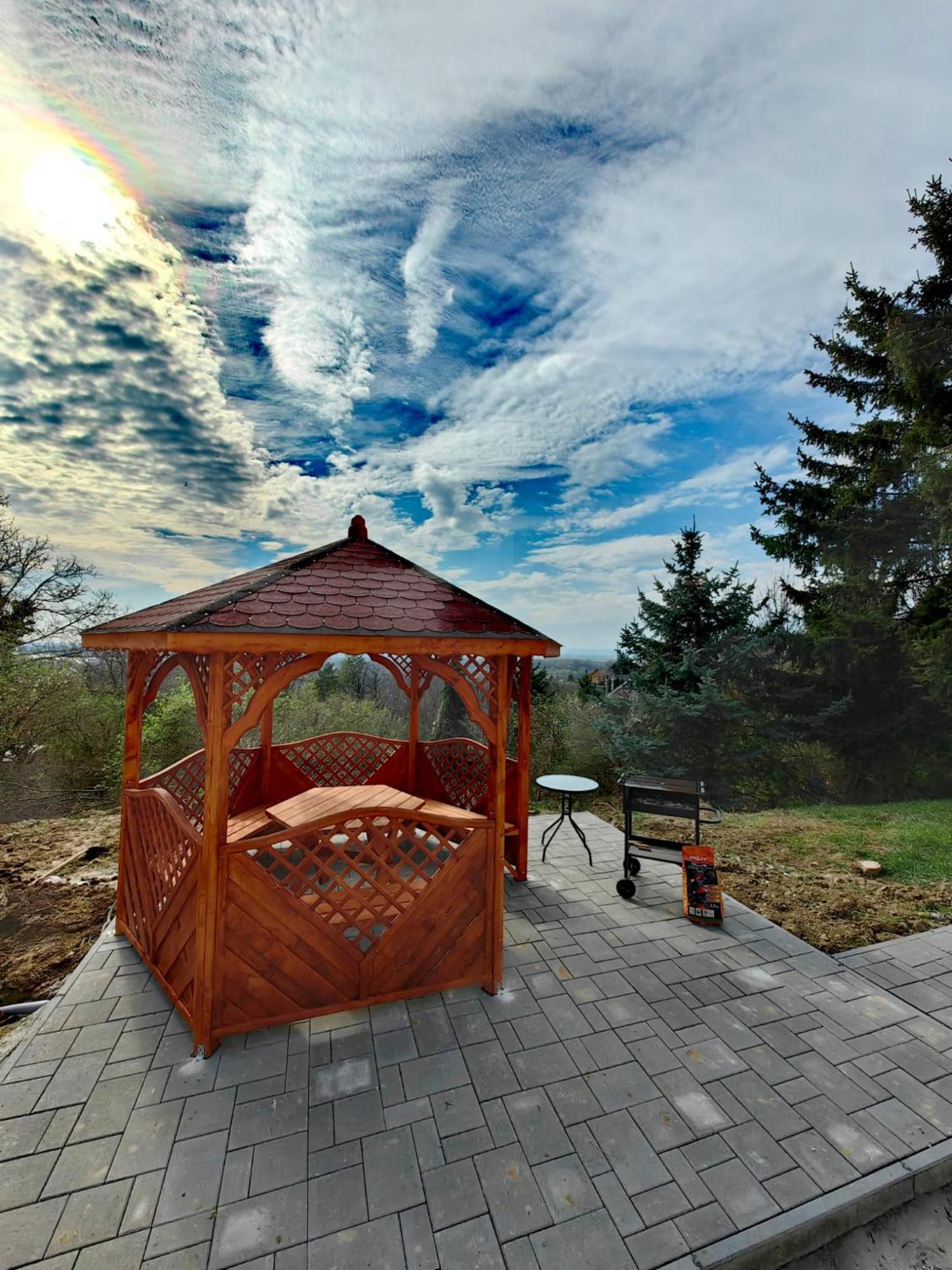 Sunset House Piestany Cervena Veza Διαμέρισμα Banka Εξωτερικό φωτογραφία